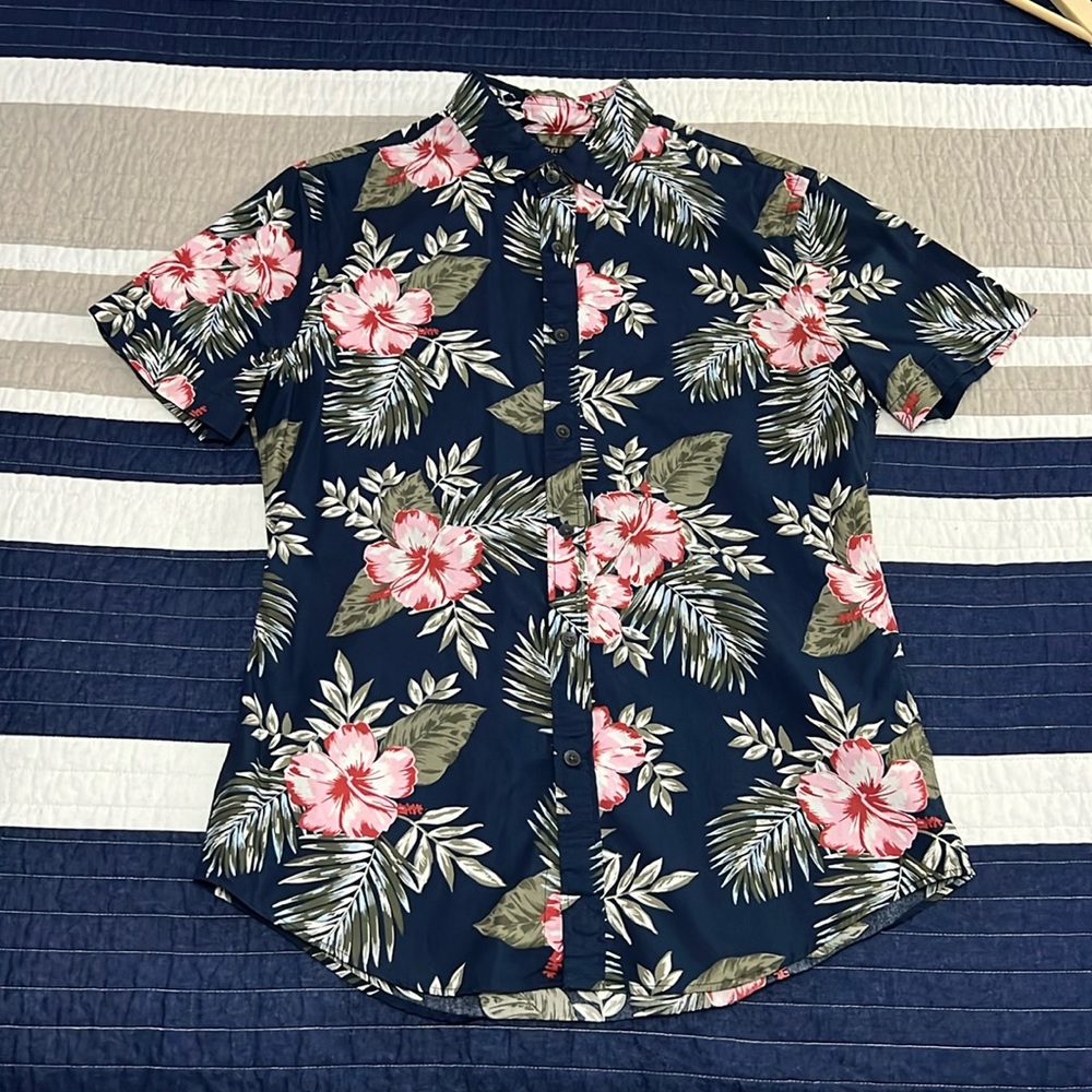 Express - Short sleeve - Button Down - Small 14-14.5